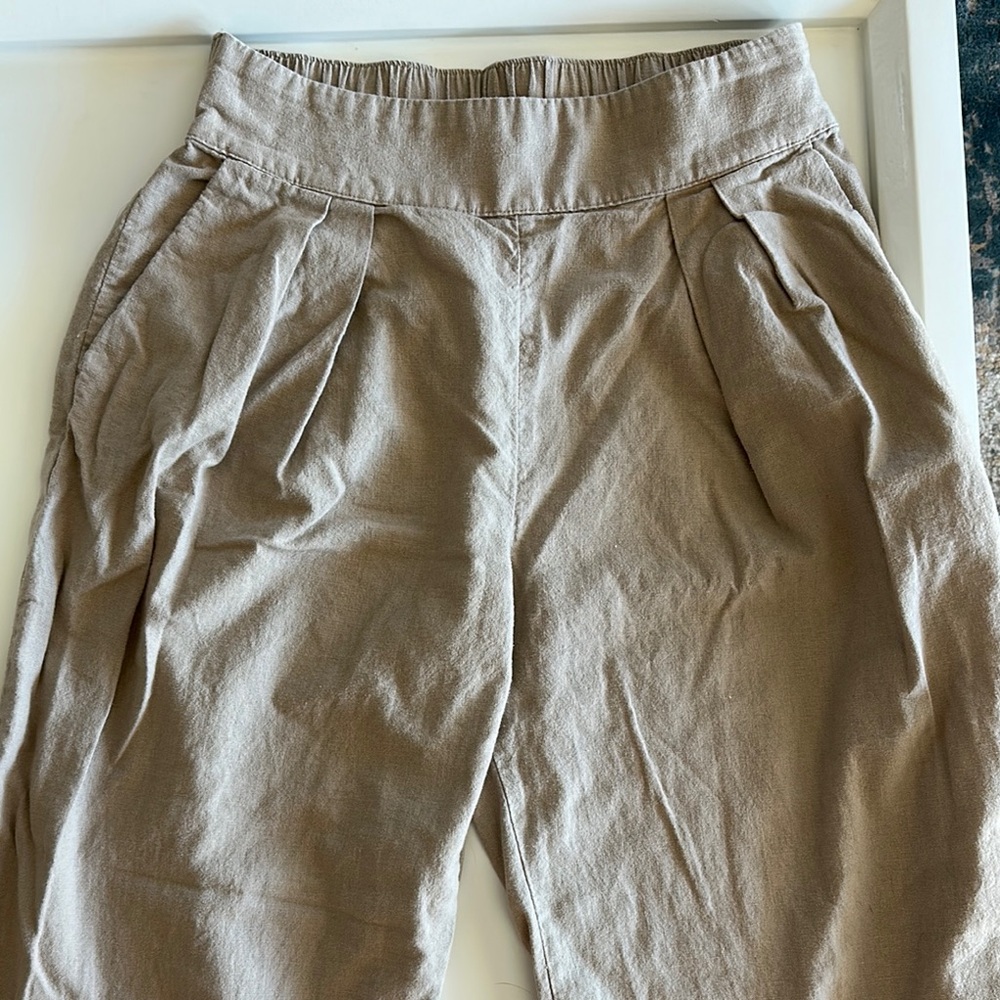 Abercrombie & Fitch Wide Leg Pants in Taupe